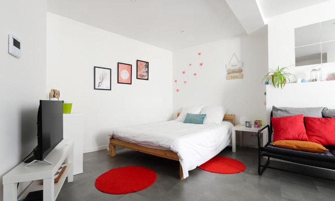Riom Apartment | Stylish Studio in the Heart of Riom - Rated 9.4/10