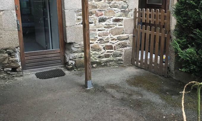 Le Ru Apartment | Cozy Studio with Garden, Ideal for Families and Pets