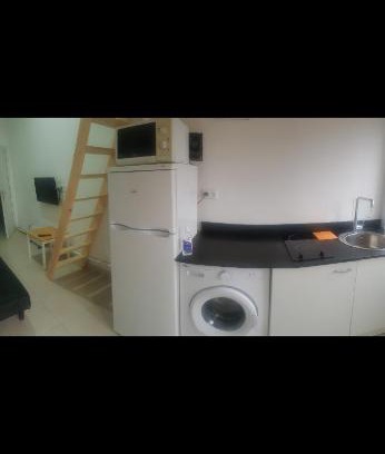 La Verriere Apartment | Cozy Studio: Guest Rated 8/10 for Your Perfect Getaway