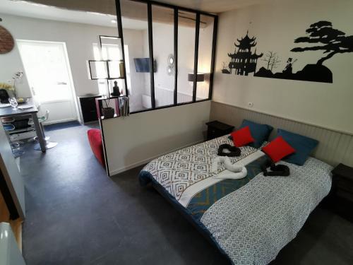 Auchay-sur-Vendee House | Budget-Friendly Studio La Forge - Perfect for Families