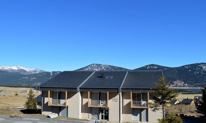 Les Angles Apartment | Cozy T2 Cabin in Les Angles with Wi-Fi & Ski Storage