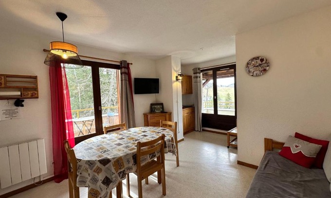 Villard-de-Lans Apartment | Cozy Apartment with Mountain View & Balcony Near Attractions