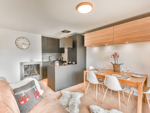 Les Gets Apartment | Cozy T2 Cabin Near Slopes with Balcony and WIFI Access