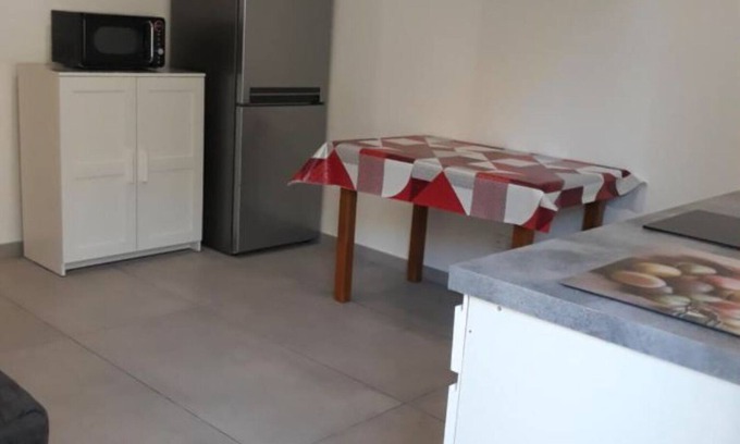 Jonage Apartment | Inviting T2 with Kitchen Amenities for Your Perfect Stay