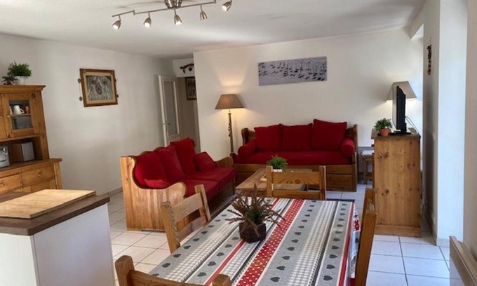 Brides-les-Bains Apartment | Stylish T3 in Brides-les-Bains - Steps from Cable Car & Spa
