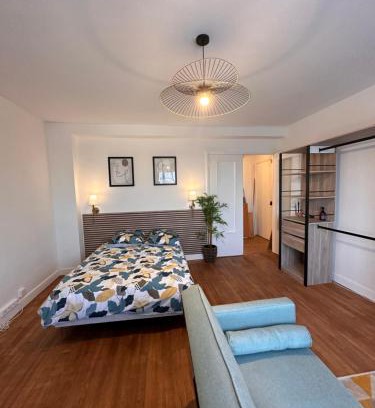 Centre-Ville Apartment | Family-Friendly T4 in Pontoise Centre with Top Ratings