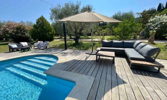 Le Beausset House | Relax at La Farigoulette: Pool, Ocean View & Spa Retreat