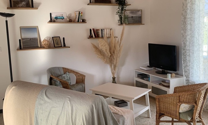 Hauteville-sur-Mer House | Cozy Maison Just 350m from the Beach - Guest Rated 9/10