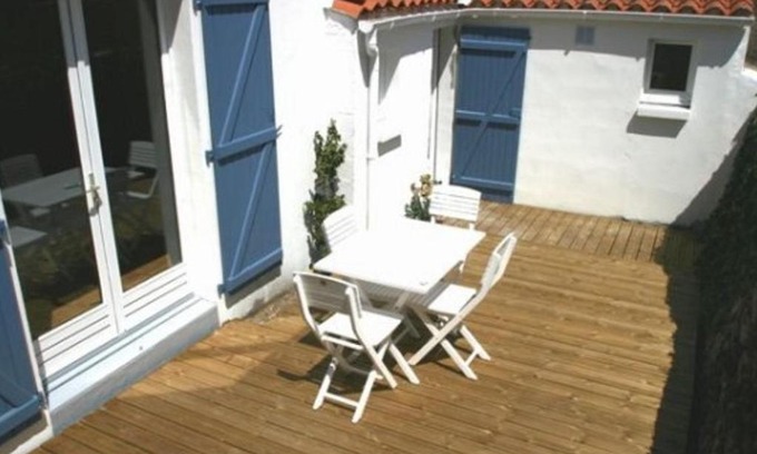 Les Sables d'Olonne House | Renovated Coastal Home with Garden, Ideal for Families