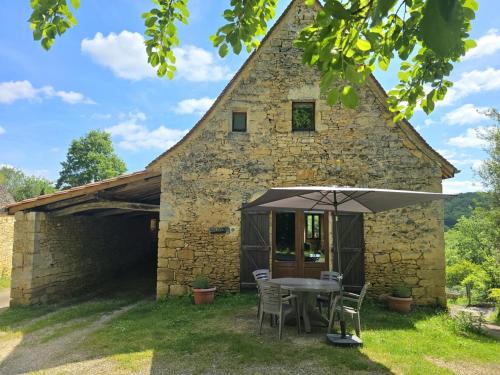 Saint-Andre-dAllas House | Ideal Gîte Saint-André-d'Allas for Families and Pets