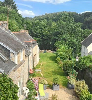 Huelgoat House | Cozy 2-Bedroom Retreat with Garden & WiFi in Huelgoat