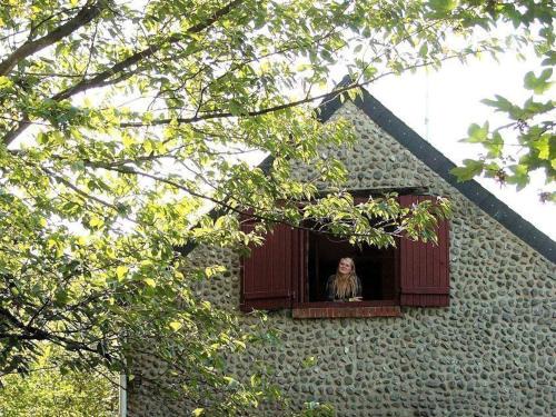 Willies House | Pet-Friendly Gîte Willies: Perfect Retreat for 4 Guests