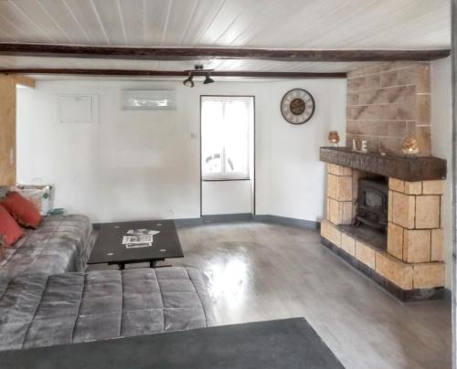 Cagny House | Cozy Maison with Garden in Cagny - Family & Pet Friendly