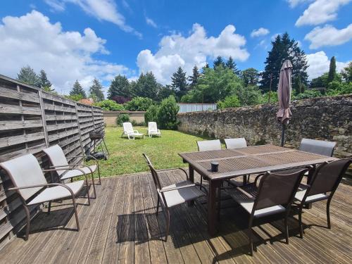 Le Pont-Chretien-Chabenet House | Inviting House with Garden in Scenic Berry, Near Trails