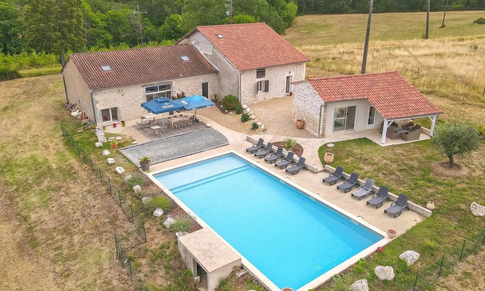 Montrem House | Charmante Maison avec piscine