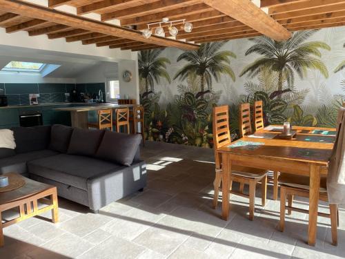 Anneville-sur-Mer House | Seaside Retreat: Pet-Friendly Haven Near the Beach