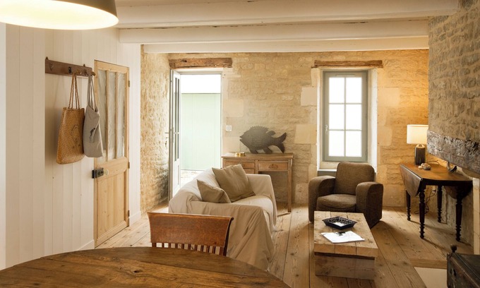 Ars-en-Re House | Renovated Maison au Coeur D'ars - Family Friendly Retreat