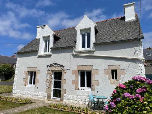 Lezardrieux House | Beautiful Breton Home with Garden, WIFI & Ocean Views