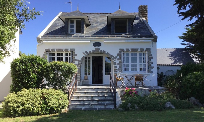 Batz-sur-Mer House | Oceanfront Retreat with Private Pool & Breathtaking Views