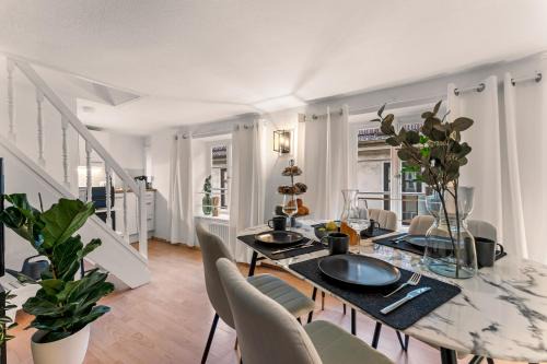 Altstadt Apartment | Cozy Maisonette in Schnoor - Family-Friendly Retreat