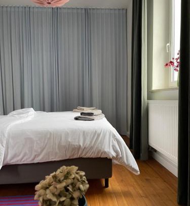 Innenstadt Apartment | Inviting City Apartment in the Textile District, Rated 9.2