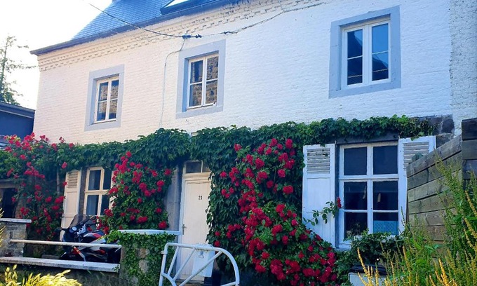 Wepion House | Scenic Suite by the Meuse - Casa de Paddle Escape