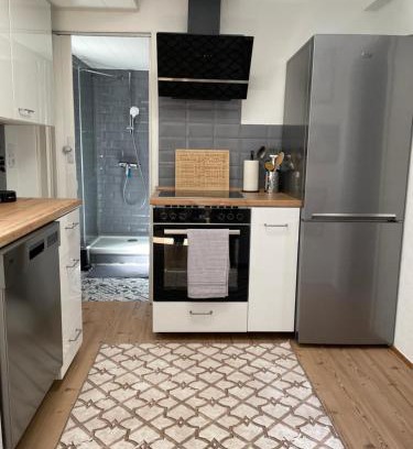 Untergruppenbach Apartment | Elegant Apartment Steps from Burgnähe's Attractions