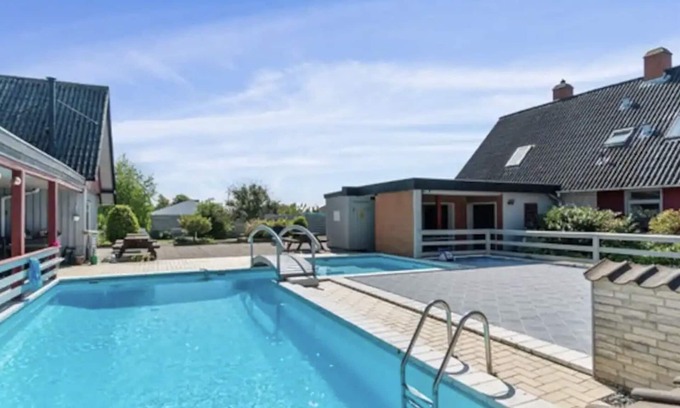 Vipperod Apartment | Charming 63m2 Apartment with Shared Pool for Families