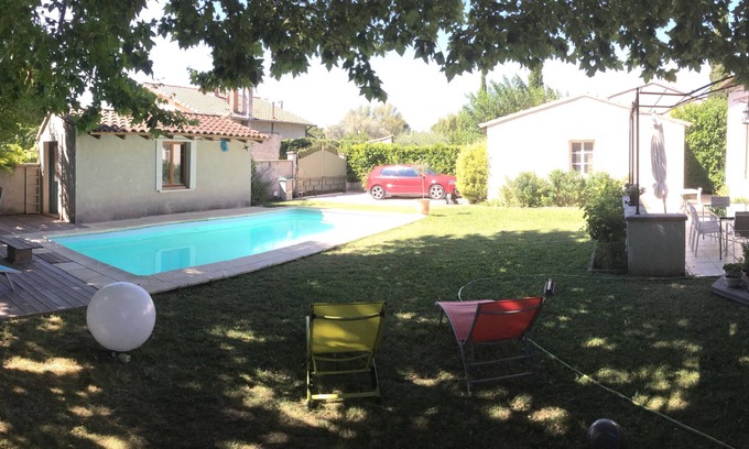 Entraigues-sur-la-Sorgue House | Experience a Beautiful Provencal Retreat with Pool Near Avignon