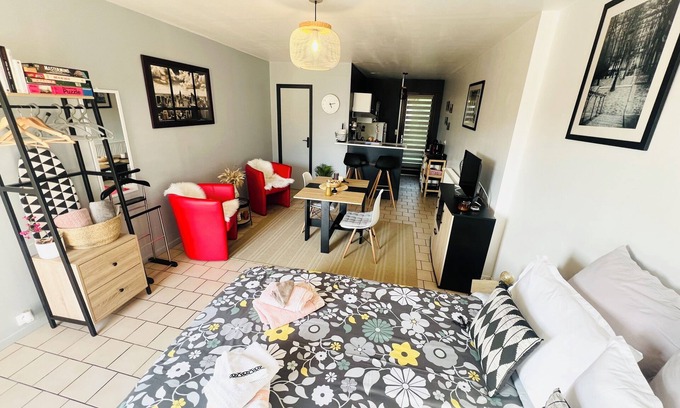 La Riviere-Saint-Sauveur Apartment | Cozy Studio with Kitchen, Pet and Child-Friendly Amenities
