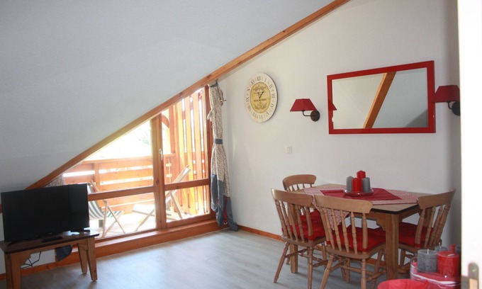 Saint-Francois-Longchamp Apartment | Top-Floor 2-Room Apartment with Stunning Slopes View