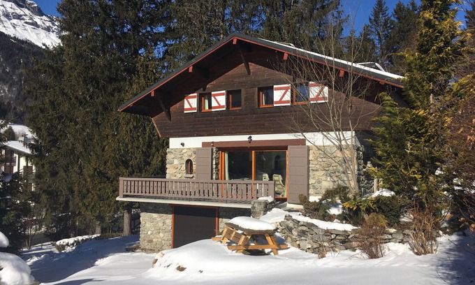 Les Contamines-Montjoie Ski Chalet | Renovated Chalet Near Ski Lifts with Spa and Ocean Views