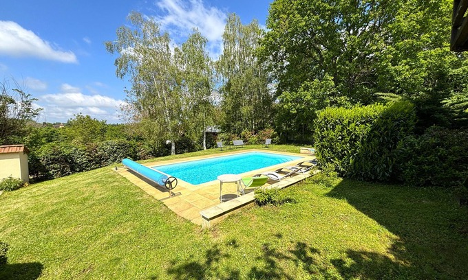 Saint-Germain-de-Belves House | Idyllic Retreat with Private Pool & Garden in Dordogne