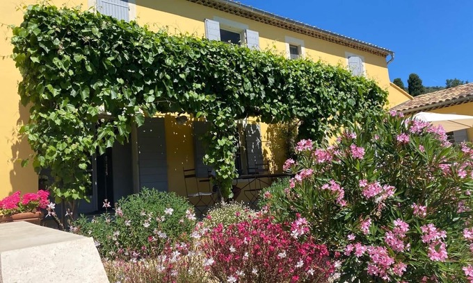 Saint-Saturnin-les-Apt Villa | Elegant Villa with Private Pool & Scenic Luberon View