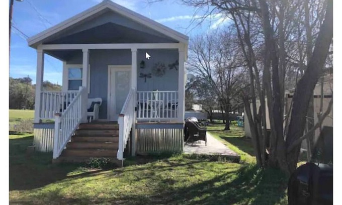 Silver Creek Village House | Guest Rated 10/10: Cozy Tiny Home with Kayaks & SUPs