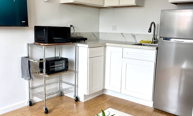 Mount Helix Apartment | Cozy 1 Bedroom Getaway with Family-Friendly Amenities