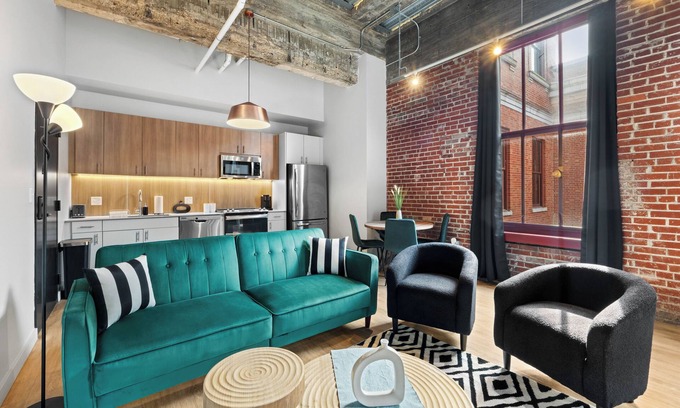Downtown St. Louis Apartment | Charming 1-Bedroom, 1-Bathroom Loft in St. Louis with Pool, Rooftop, Gym