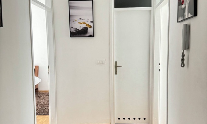 Novi Grad Sarajevo Apartment | Charming 1-bedroom apartment in brilliant Sarajevo with WiFi, AC