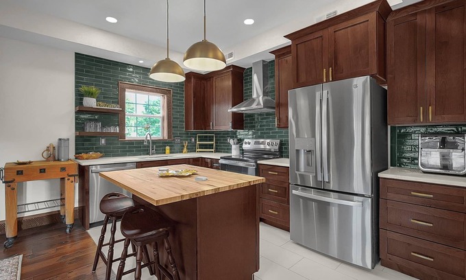 Tarlton Apartment | Charming 1-bedroom apartment in pleasant Tarlton. Where modern meets cozy.