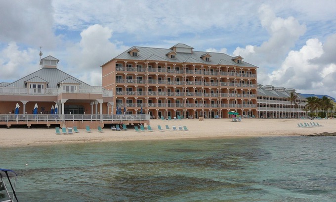 Colliers Bay Resort | Charming 1-bedroom beach front suite located at Morritt's Tortuga resort.