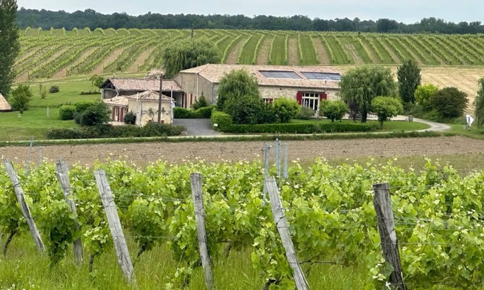 Esclottes Cottage | Charming 1-bedroom cottage in enchanting Esclottes with AC