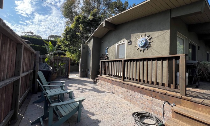 Central Malibu Cottage | Charming 1-bedroom cottage in serene Malibu with WiFi