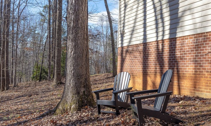 Afton Cottage | Charming 1-bedroom cottage in fabulous Afton, Blue Ridge Parkway, UVA, Wineries