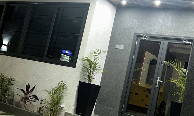 Kingston Hotel | Charming 1-bedroom hotel with WiFi and AC in vibrant Kingston