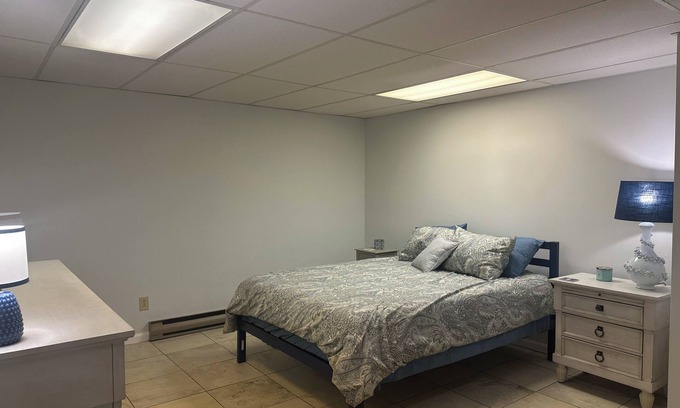 Hickory Condo | Charming 1-bedroom Studio in wonderful Northwest Hickory!