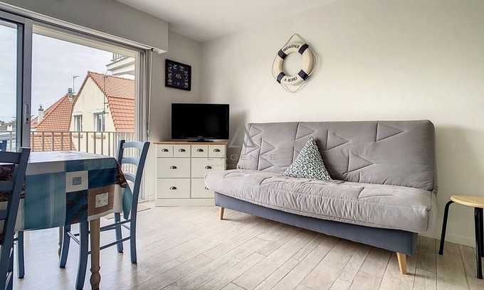 Stella-Plage Apartment | Charming Apartment Cucq-Stella Plage with Spa & Kitchen