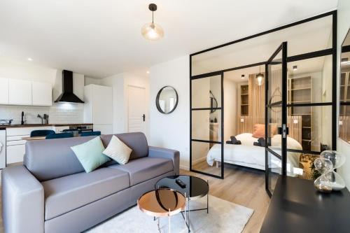 Lodi Apartment | Renovated T2 in Vibrant Cours Julien - Family Friendly Stay