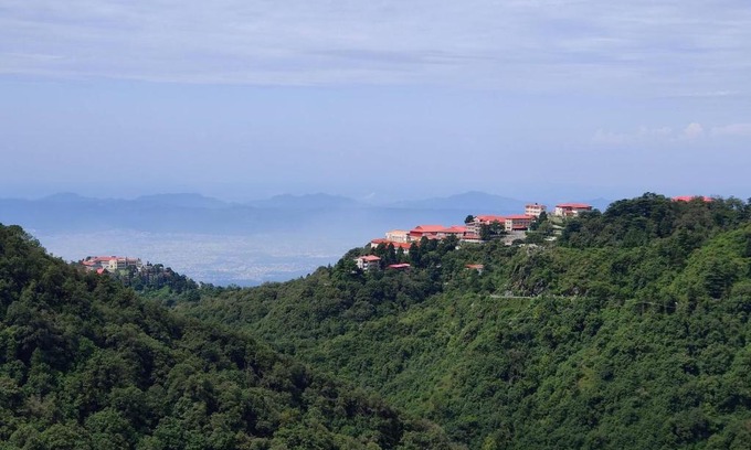 Landour House | Scenic 10-Bedroom Forest Resort with Barbeque Bonfire