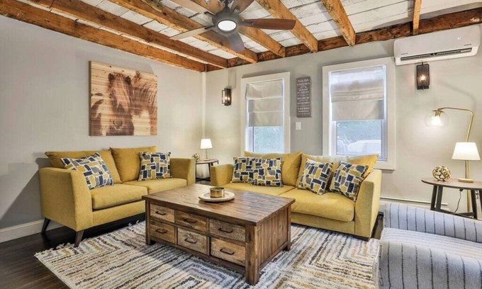 Salem House | Inviting 1825 Salem NH Farmhouse with Spa & Breakfast