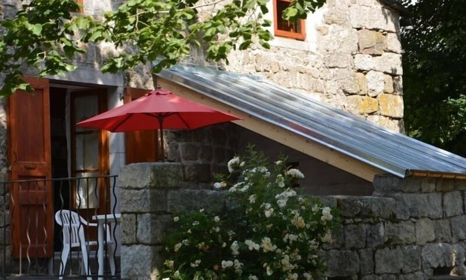 Tence Cottage | Gite Tence: Perfect Retreat for Families and Pets